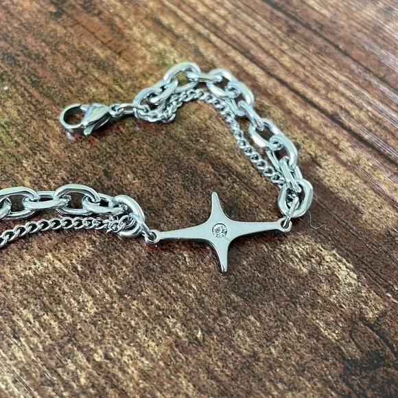 ❤️ 2/$20 or 3/$25 Stainless Steel Women's Chain and Star Bracelet - Picture 4 of 4